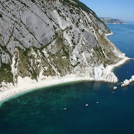 Oda ve Kahvaltı Agromarino Sirolo